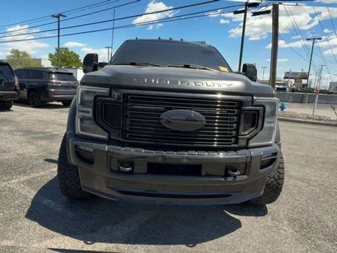Used 2022 Ford F450 Platinum w/ FX4 Off-Road Package AWD/4WD image 3
