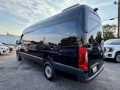 Used 2019 Mercedes-Benz Sprinter 2500 image 5