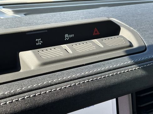 New 2025 Ford Bronco Outer Banks image 34