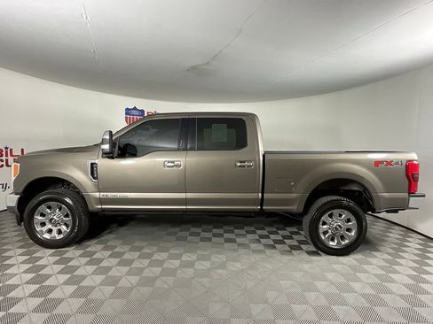 Used 2019 Ford F250 Lariat w/ Lariat Ultimate Package AWD/4WD image 6