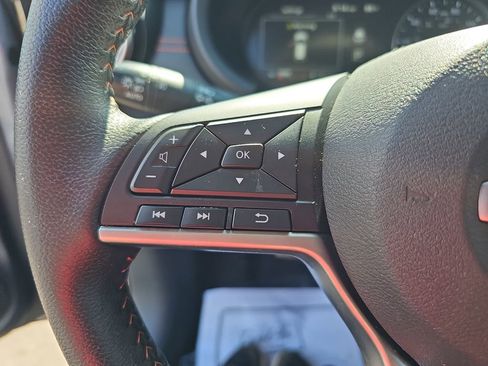 Used 2023 Nissan Kicks SR FWD image 21