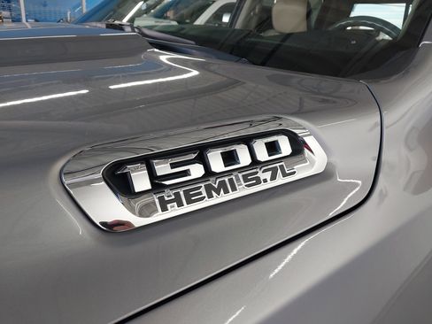 Used 2019 RAM 1500 Limited image 32