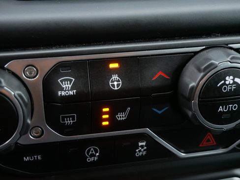 Certified 2021 Jeep Wrangler Unlimited Sport image 33