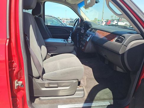 Used 2008 Chevrolet Avalanche LT w/ Convenience Package #1 AWD/4WD image 9