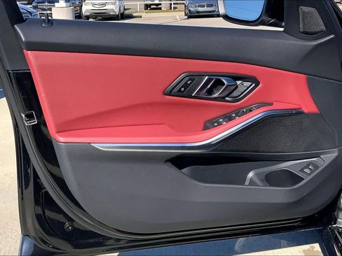 Certified 2025 BMW 330i Sedan image 25