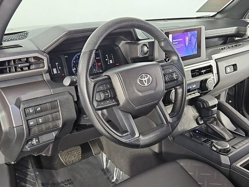 Used 2025 Toyota Tacoma SR5 AWD/4WD image 30
