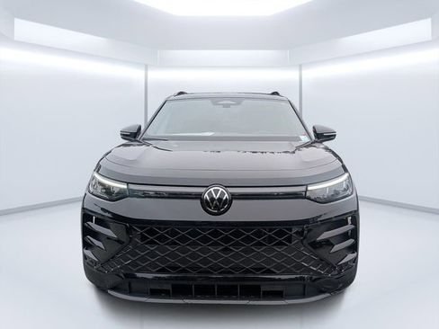 New 2026 Volkswagen Tiguan SE R-Line image 8