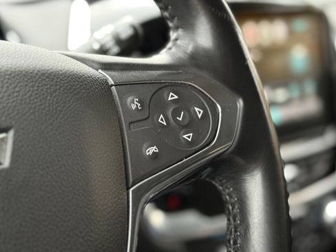 Used 2019 Chevrolet Traverse LT image 18