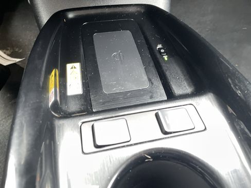 Used 2019 Toyota Prius XLE image 29