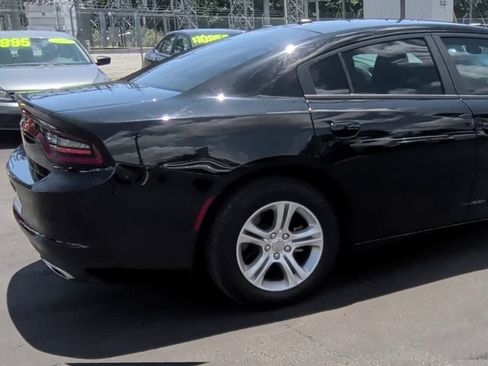 Used 2021 Dodge Charger SXT RWD image 8