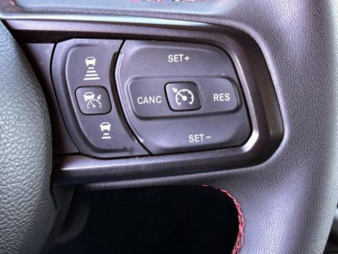 Used 2024 Jeep Gladiator Rubicon AWD/4WD image 18