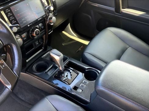 Used 2024 Toyota 4Runner TRD Off-Road Premium image 16