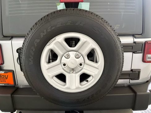 Used 2014 Jeep Wrangler Sport AWD/4WD image 11