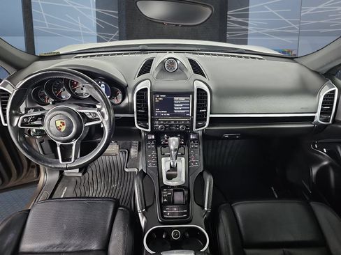 Used 2016 Porsche Cayenne AWD/4WD image 9