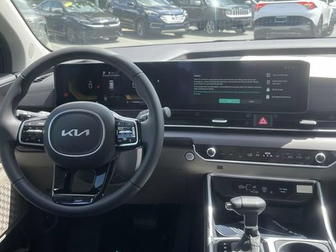 New 2026 Kia Carnival EX FWD image 21