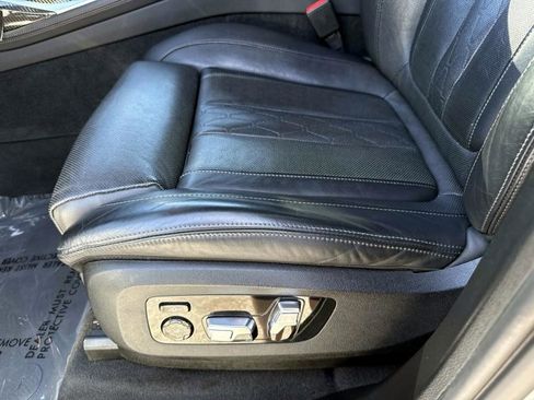 Used 2023 BMW X7 M60i image 21