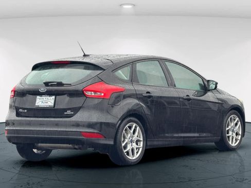 Used 2015 Ford Focus SE w/ Equipment Group 201A image 2