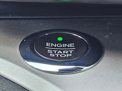 Used 2021 Ford Explorer XLT RWD image 11