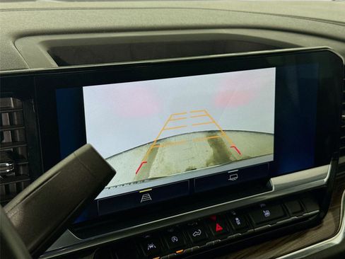 Used 2023 Chevrolet Silverado 1500 LT image 14