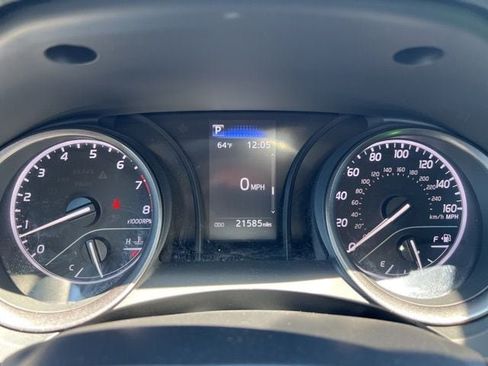 Used 2022 Toyota Camry SE FWD image 23
