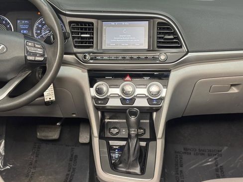 Used 2019 Hyundai Elantra SEL image 15