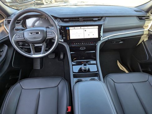 New 2026 Jeep Grand Cherokee Limited RWD image 5