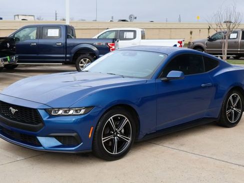 Used 2024 Ford Mustang Premium image 3