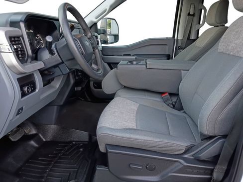 Used 2024 Ford F250 XLT w/ FX4 Off-Road Package AWD/4WD image 19