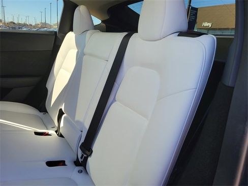 Used 2023 Tesla Model Y Performance image 14