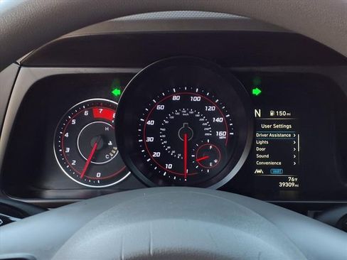 Used 2023 Hyundai Elantra SEL w/ Winter Weather Package FWD image 17