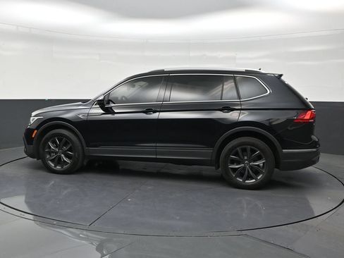 Used 2023 Volkswagen Tiguan SE FWD image 2