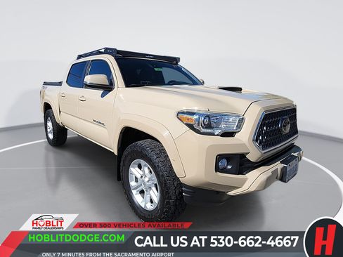 Used 2018 Toyota Tacoma TRD Sport w/ Technology Package AWD/4WD image 1