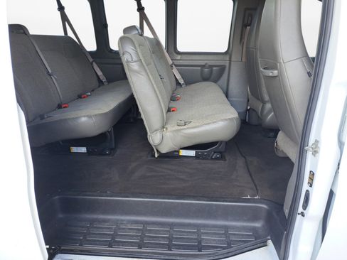 Used 2024 Chevrolet Express 3500 LT w/ LT Preferred Equipment Group RWD image 12