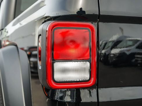 New 2026 Jeep Gladiator Sport image 7