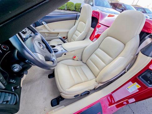 Used 2006 Chevrolet Corvette Convertible w/ Preferred Equipment Group image 28