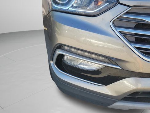 Used 2018 Hyundai Santa Fe Sport FWD image 9