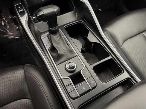 Used 2024 Kia Sorento S image 26