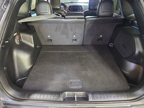 Used 2019 Jeep Cherokee Limited AWD/4WD image 39