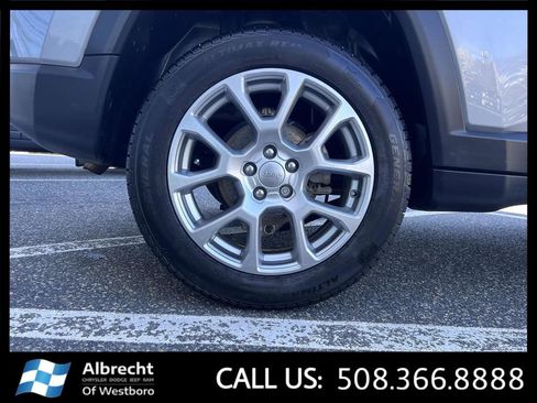 Used 2022 Jeep Compass Latitude AWD/4WD image 30