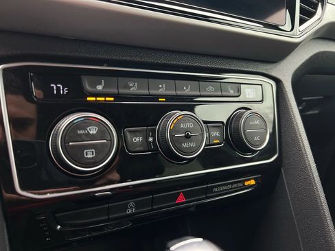 Used 2022 Volkswagen Atlas Cross Sport SEL R-Line image 18