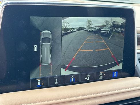 Used 2024 Chevrolet Tahoe Premier w/ Premium Package image 32