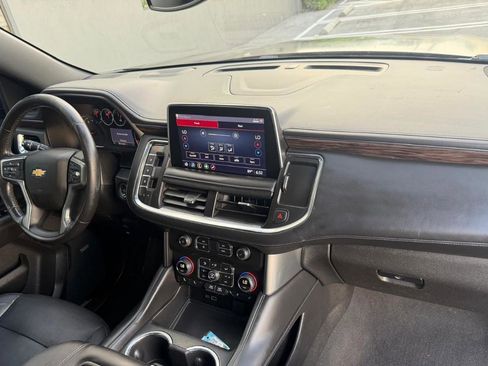 Used 2021 Chevrolet Suburban LT RWD image 23