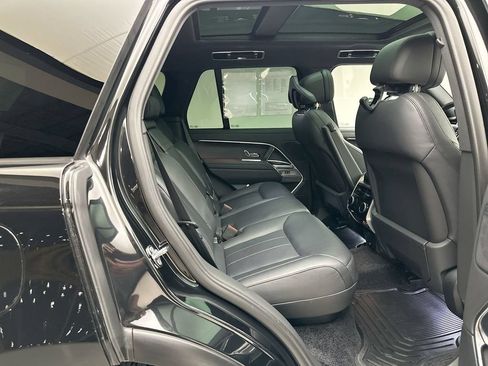 Certified 2025 Land Rover Range Rover SE AWD/4WD image 19