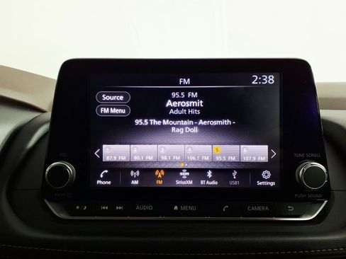 Used 2021 Nissan Rogue SV FWD image 18