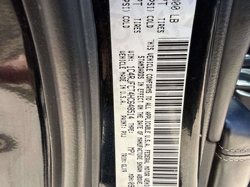 Used 2017 Jeep Grand Cherokee Overland AWD/4WD image 20