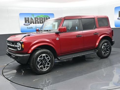 New 2026 Ford Bronco Outer Banks AWD/4WD image 1