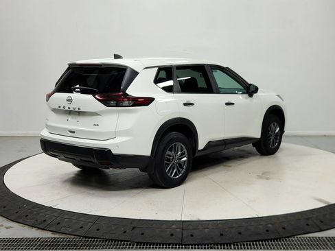 Used 2024 Nissan Rogue S AWD/4WD image 8