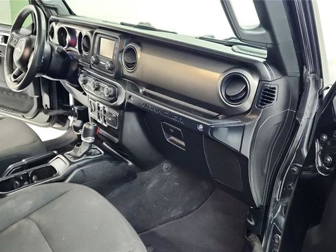 Used 2019 Jeep Wrangler Unlimited Sport S image 32