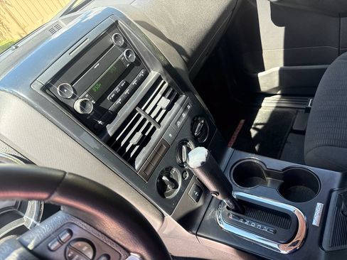 Used 2010 Ford Explorer Sport Trac XLT AWD/4WD image 15