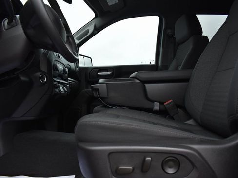 Used 2024 Chevrolet Silverado 1500 Custom Trail Boss w/ LPO, Dark Essentials Package image 8